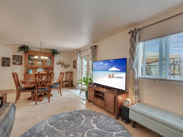 101 NE 51st St, Oakland Park FL 33334