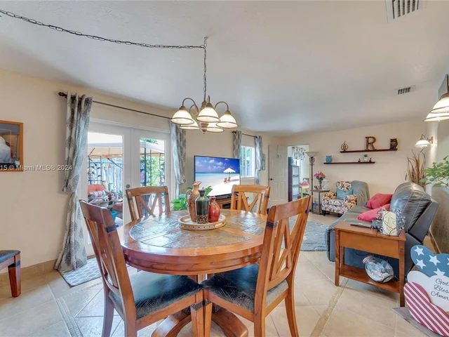 101 NE 51st St, Oakland Park FL 33334