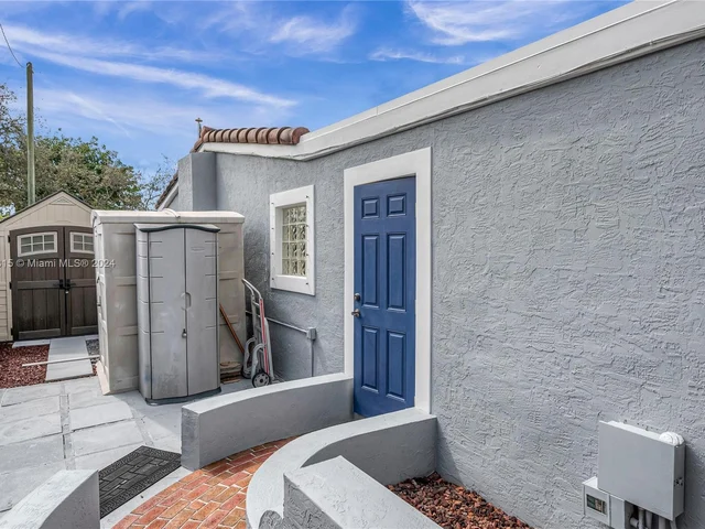 101 NE 51st St, Oakland Park FL 33334