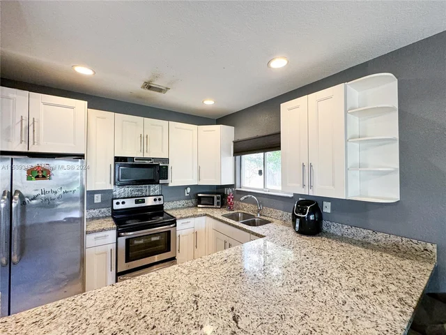 3449 NE 4th St, Homestead FL 33033