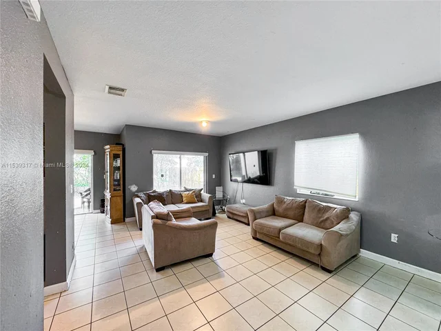 3449 NE 4th St, Homestead FL 33033