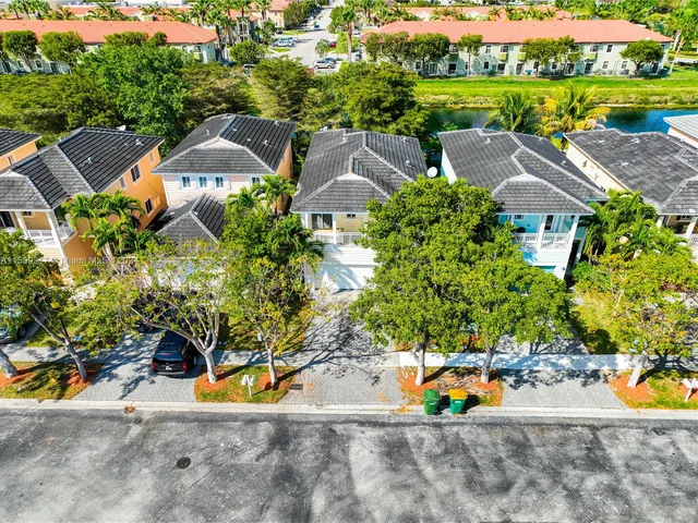 3449 NE 4th St, Homestead FL 33033