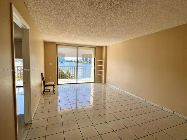 17878 N Bay Rd # 206, Sunny Isles Beach FL 33160