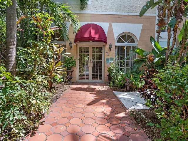 747 Michigan Ave # 204, Miami Beach FL 33139