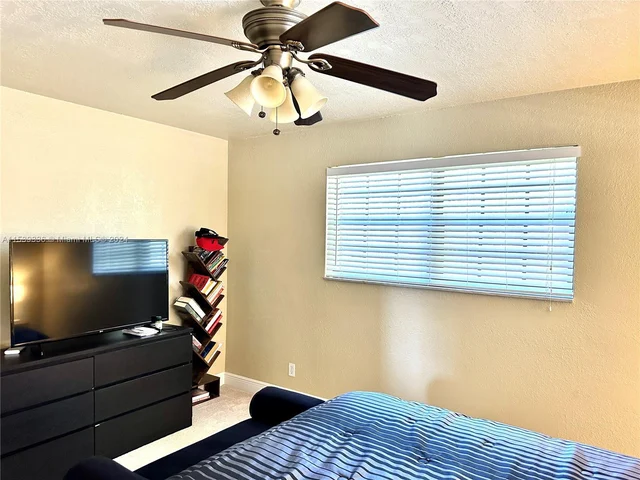 3908 Jefferson St, Hollywood FL 33021