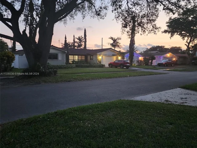 3908 Jefferson St, Hollywood FL 33021