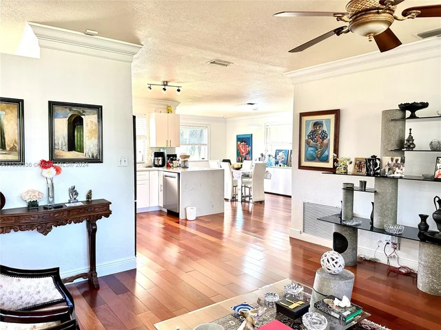 3908 Jefferson St, Hollywood FL 33021