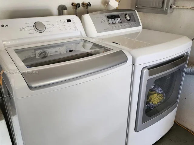 3908 Jefferson St, Hollywood FL 33021