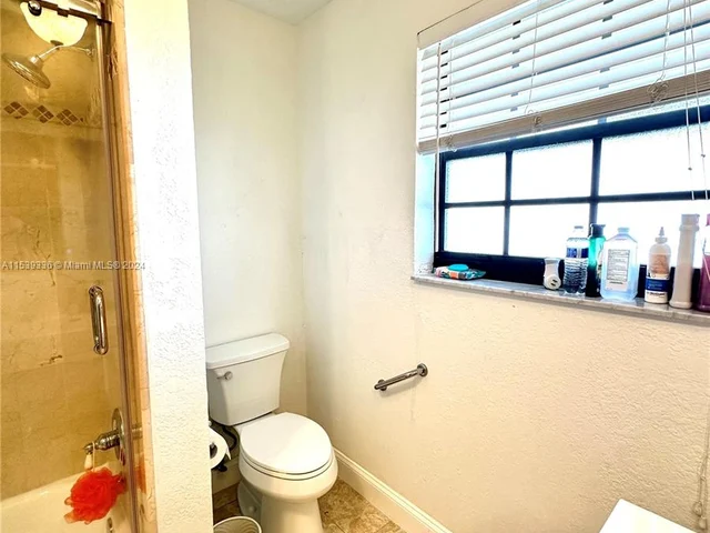 3908 Jefferson St, Hollywood FL 33021