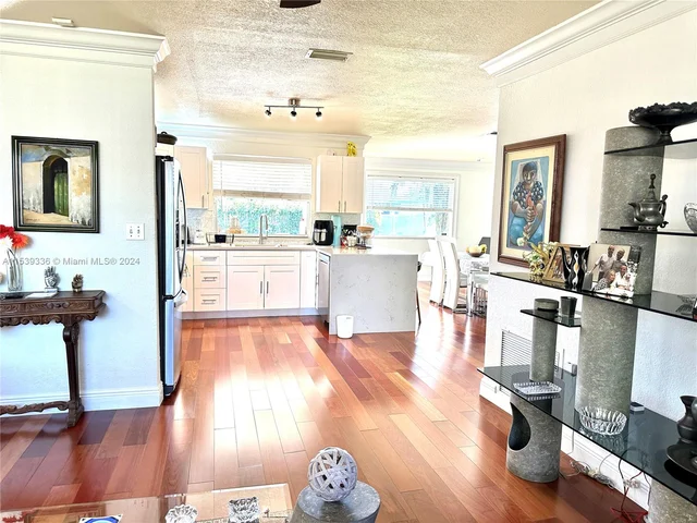 3908 Jefferson St, Hollywood FL 33021