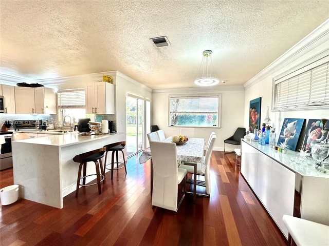 3908 Jefferson St, Hollywood FL 33021