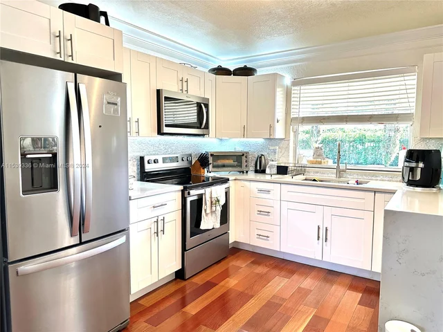 3908 Jefferson St, Hollywood FL 33021