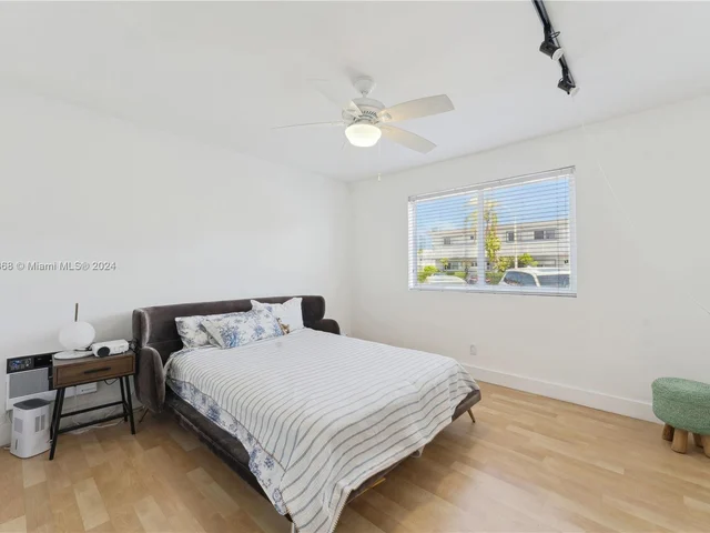 7440 Byron Ave # 1B, Miami Beach FL 33141