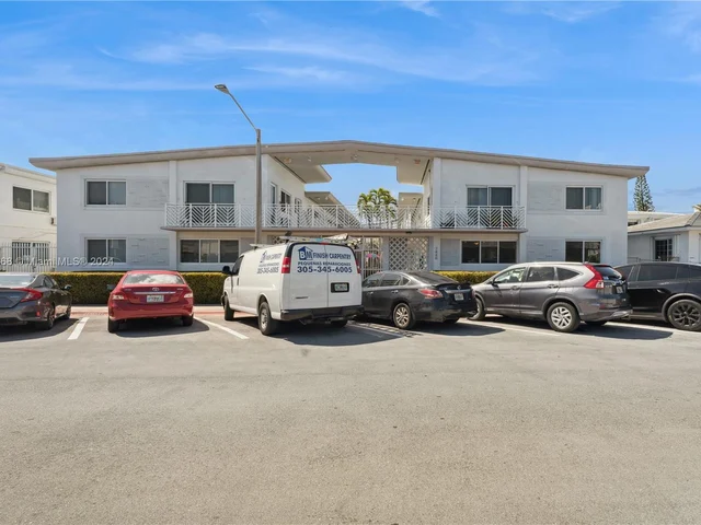 7440 Byron Ave # 1B, Miami Beach FL 33141