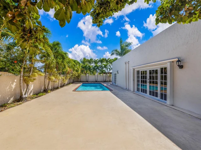 15235 SW 99th Ct, Miami FL 33157