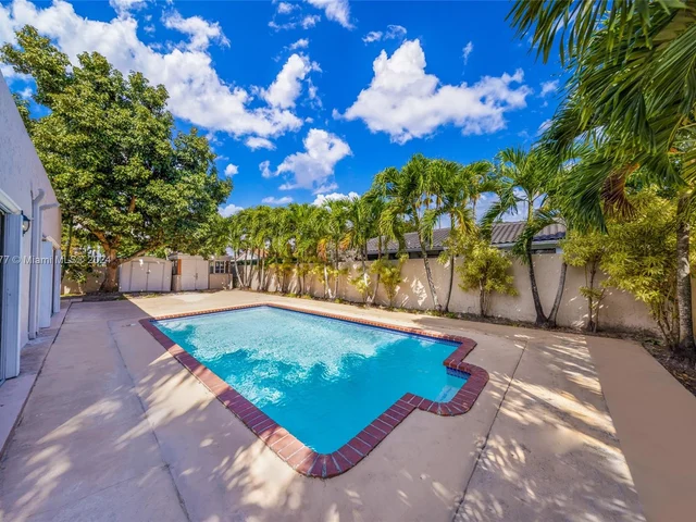 15235 SW 99th Ct, Miami FL 33157