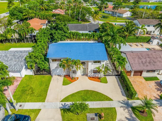 15235 SW 99th Ct, Miami FL 33157