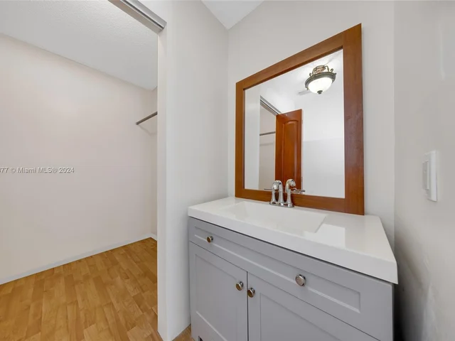 15235 SW 99th Ct, Miami FL 33157