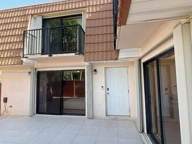 2921 N Waterford Dr N # 1, Deerfield Beach FL 33442