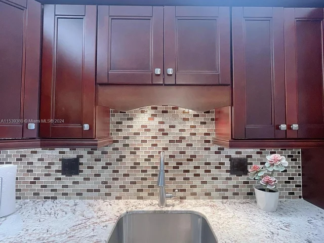 2921 N Waterford Dr N # 1, Deerfield Beach FL 33442