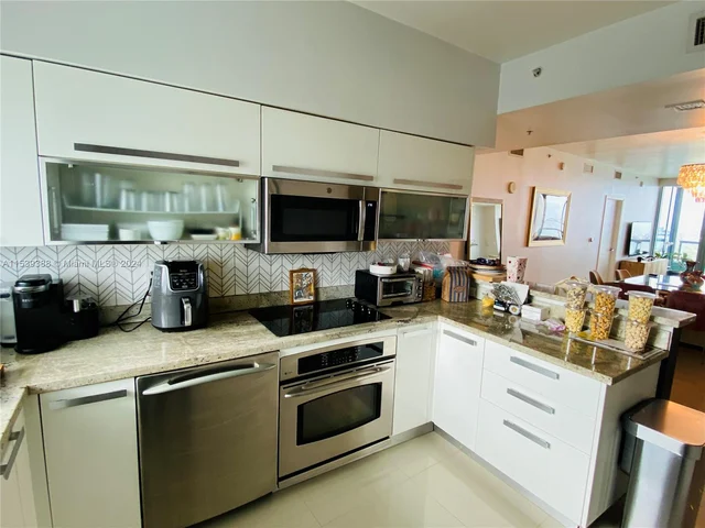 601 NE 36th St # 2807, Miami FL 33137