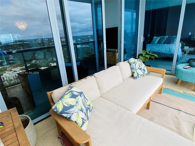 601 NE 36th St # 2807, Miami FL 33137