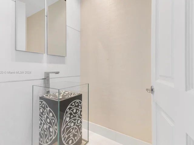 10295 Collins Ave # 506, Bal Harbour FL 33154