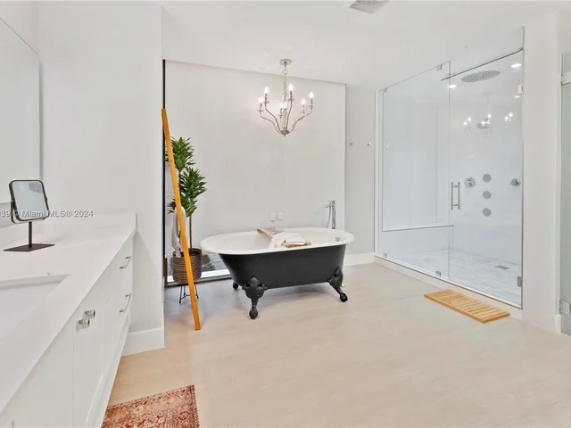 7701 SW 50th Ct, Miami FL 33143