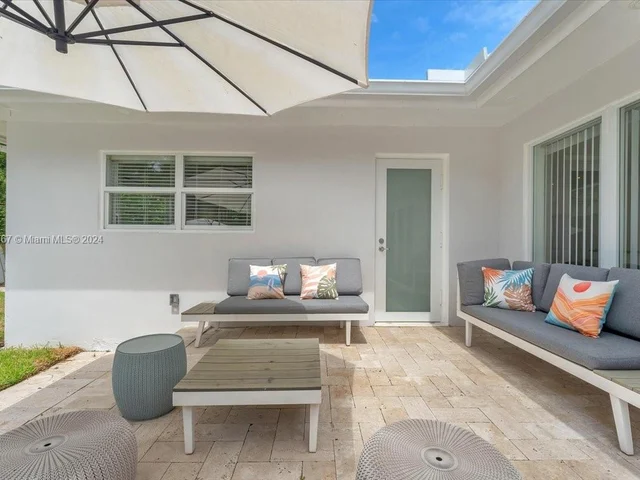 952 Hollywood Blvd, Hollywood FL 33019