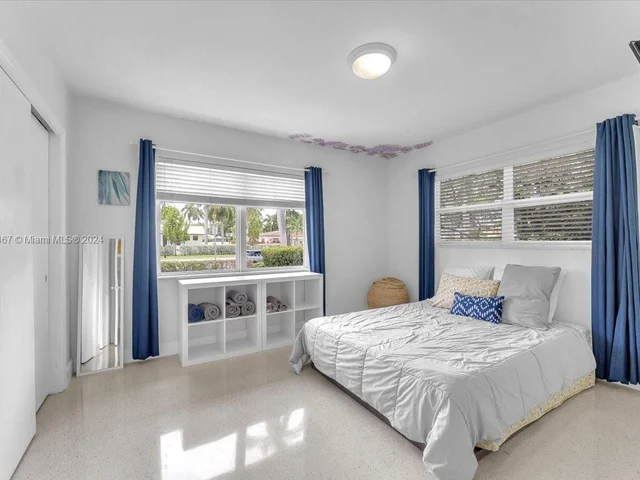 952 Hollywood Blvd, Hollywood FL 33019