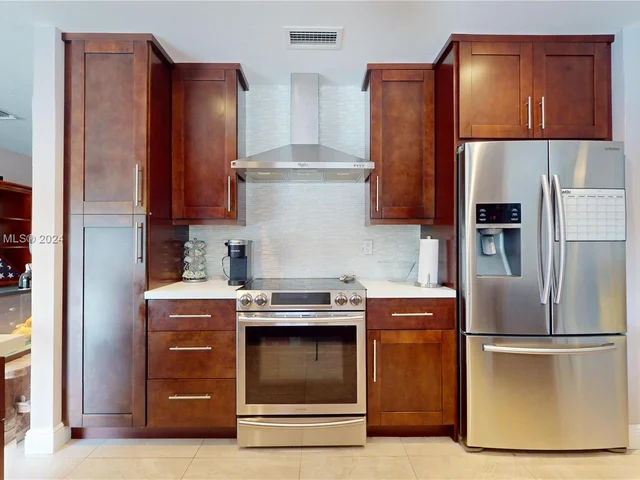 9740 SW 120th St, Miami FL 33176