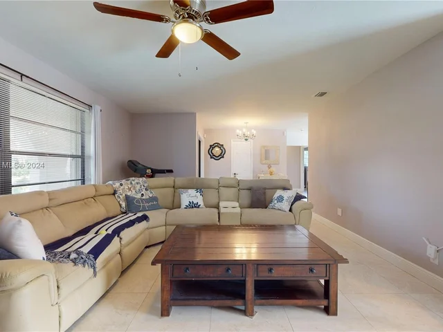 9740 SW 120th St, Miami FL 33176