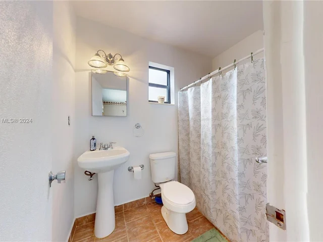 9740 SW 120th St, Miami FL 33176