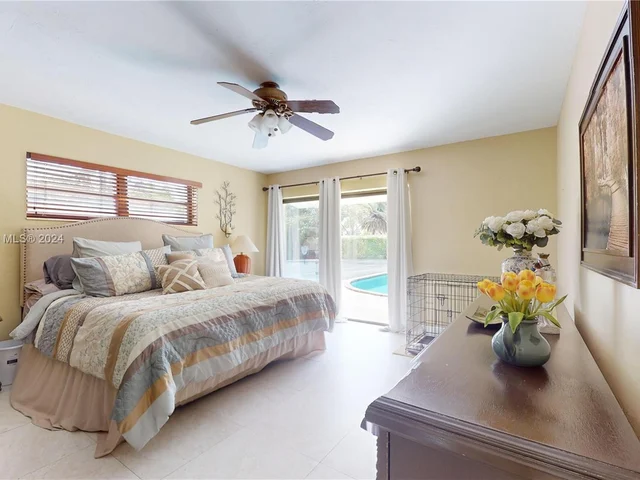 9740 SW 120th St, Miami FL 33176