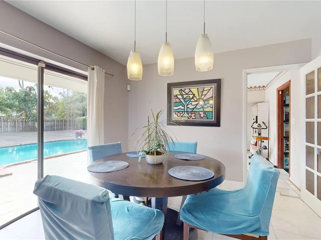 9740 SW 120th St, Miami FL 33176