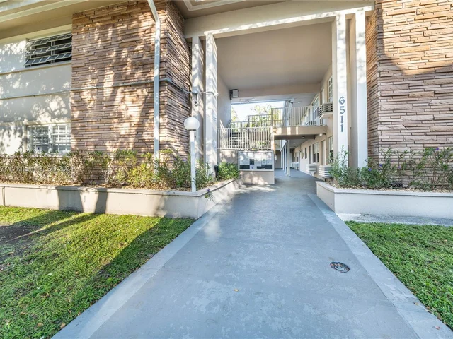 6511 Santona St # C12, Coral Gables FL 33146