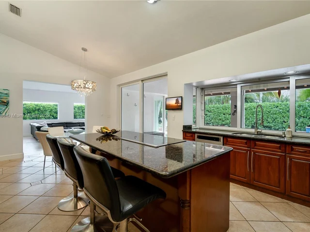 7438 SW 168th Ter, Palmetto Bay FL 33157