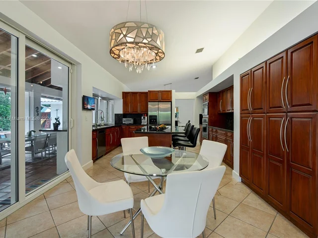 7438 SW 168th Ter, Palmetto Bay FL 33157