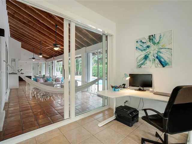 7438 SW 168th Ter, Palmetto Bay FL 33157