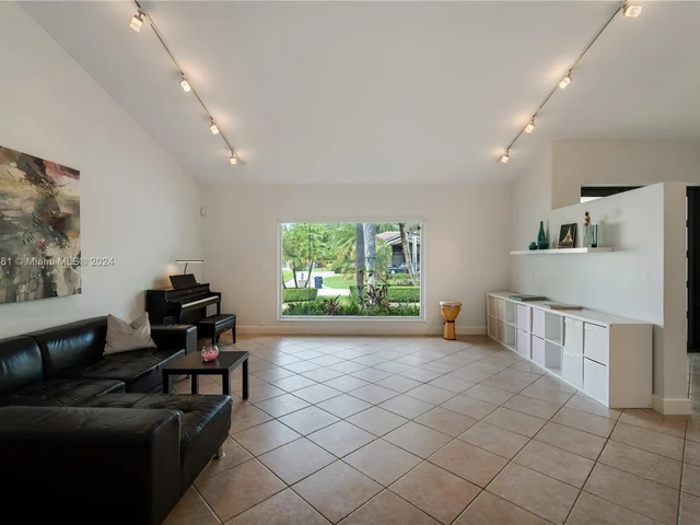 7438 SW 168th Ter, Palmetto Bay FL 33157