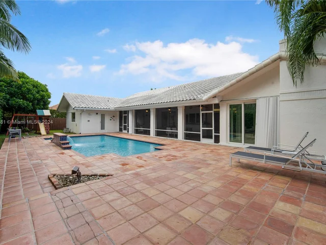 7438 SW 168th Ter, Palmetto Bay FL 33157