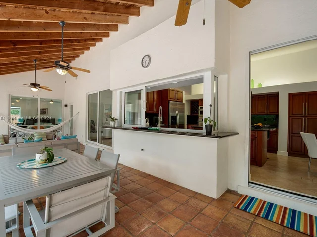 7438 SW 168th Ter, Palmetto Bay FL 33157