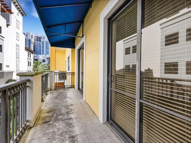 8395 SW 73rd Ave # 316, Miami FL 33143