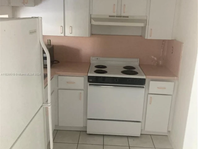 11790 SW 18 st # 326, Miami FL 33175