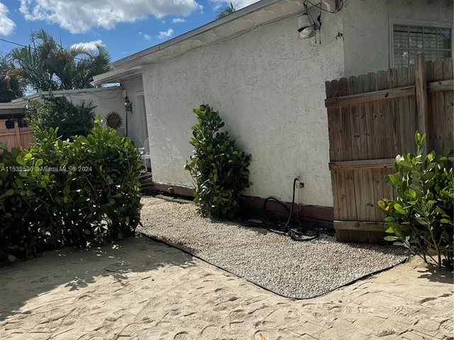 3554 NW 12th Ter, Miami FL 33125