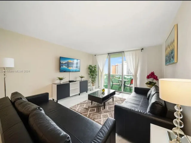 19370 Collins Ave # 825, Sunny Isles Beach FL 33160