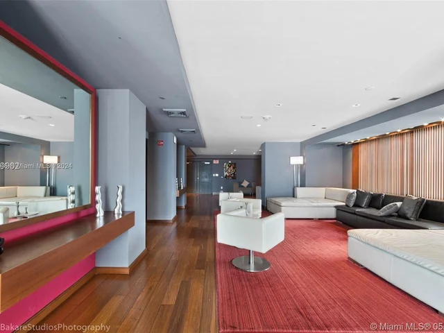 325 S Biscayne Blvd # 1214, Miami FL 33131