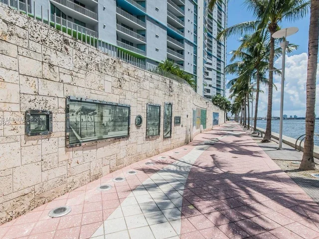 325 S Biscayne Blvd # 1214, Miami FL 33131