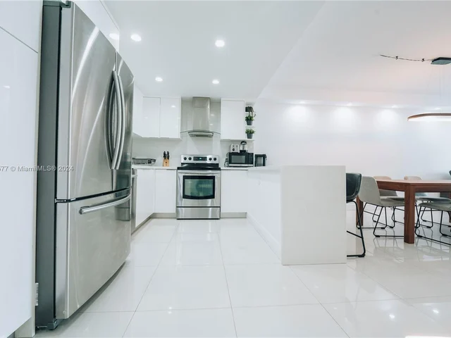 19380 Collins Ave # 1003, Sunny Isles Beach FL 33160