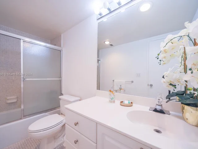 19370 Collins Ave # 622, Sunny Isles Beach FL 33160